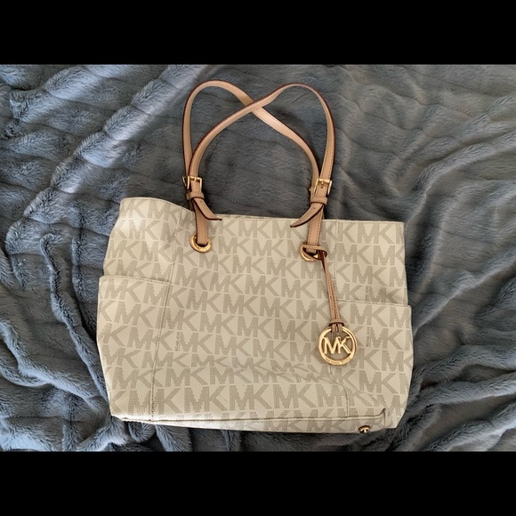 Michael Kors Handbags - Michael Kors purse